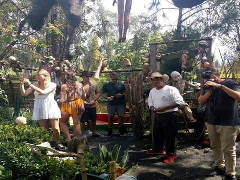 Xochimilco trajinera